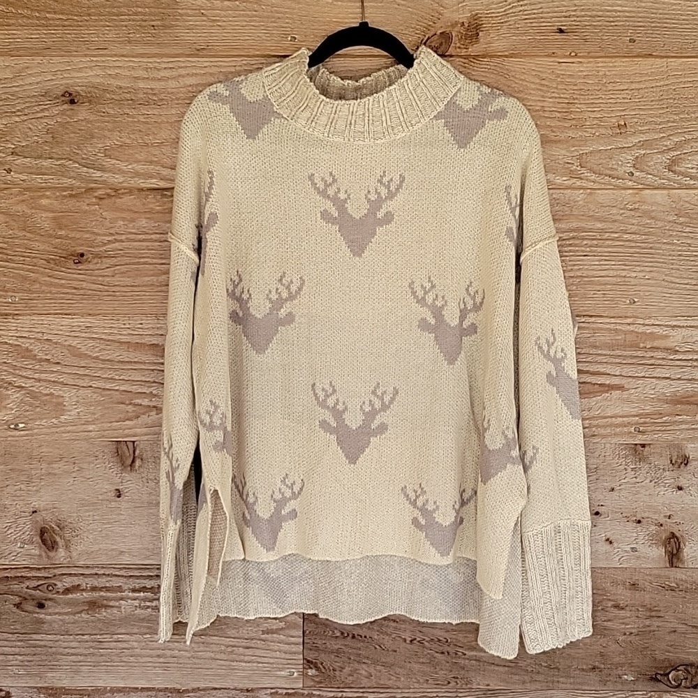 Easel Cream Sweater with Gray Deer Heads Size Small